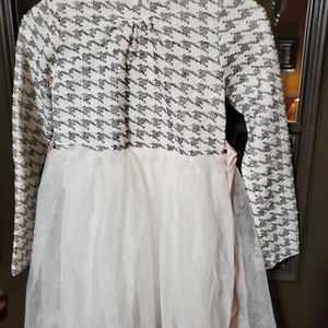 Girls Size 10 Dress,Black and White with gold speckles!